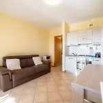 Desenzano-sirmione - 1 Min - Pool, Parking, Ac